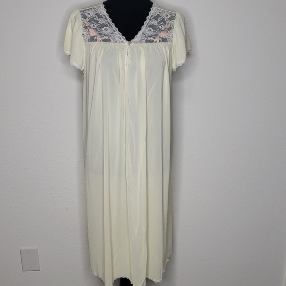Vintage Shadowline Floral Embroidered Lacey Nylon Night Gown Dress Size M Yellow - Picture 2 of 14